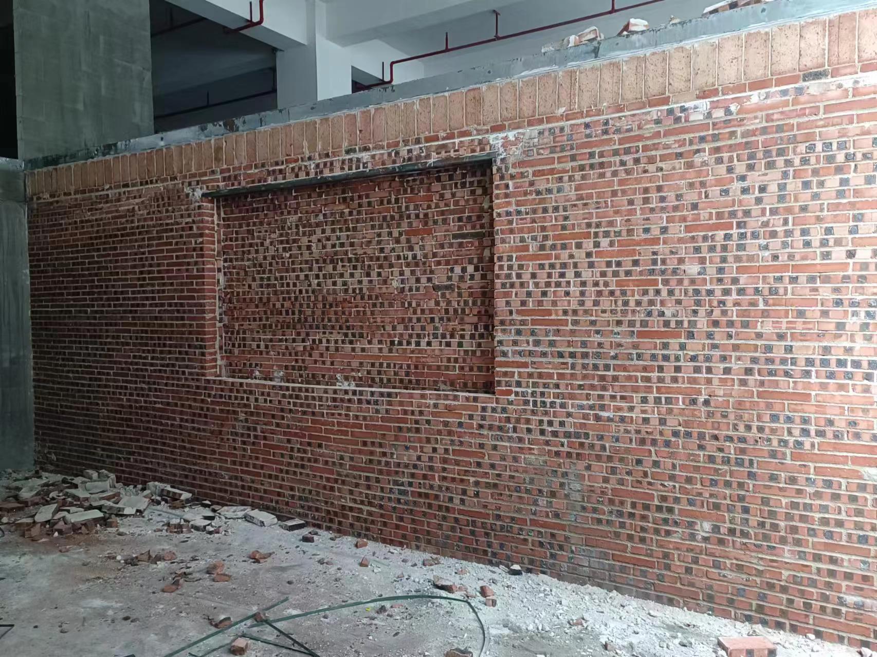 办公楼轻质砖隔墙施工场景